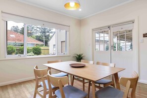 Dining - Nola's Coastal Cottage Henley Beach (Henley Beach)