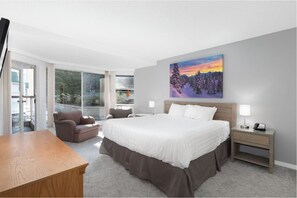 3 bedrooms, iron/ironing board, free WiFi, bed sheets - Tranquil Condo Near Whistler Village – Explore Nature with Ski In/Out Access (Squamish-Lillooet)