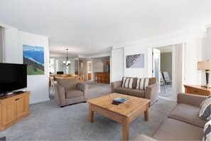 TV, fireplace - Experience Active Winter Adventures in Whistler at Scenic Condo Near Attractions (Squamish-Lillooet)