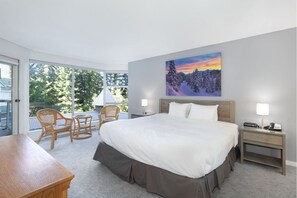 3 bedrooms, iron/ironing board, free WiFi, bed sheets - Blackcomb Ski in/ Ski out | Spacious Lodging w/ Pool & Hot Tub | Free Shuttle (Squamish-Lillooet)
