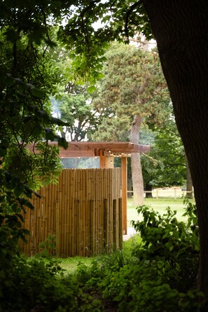 Property grounds - Luxury Rural Cabin with Wood Fired Hot Tub (Driffield)