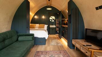 1 bedroom, WiFi (free), bed sheets