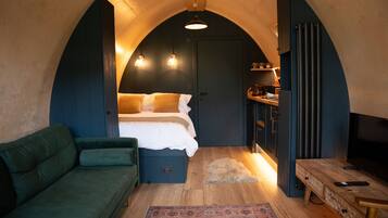 1 bedroom, WiFi (free), bed sheets