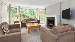 Living area - Slope Side Pool & Hot Tub | Ski in/ Ski out | Blackcomb Gondola Access (Squamish-Lillooet)