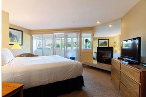 2 bedrooms, iron/ironing board, free WiFi, bed sheets - Whistler Family Central | Full Kitchen & Balcony | Walk to Parks & Lifts (Whistler)