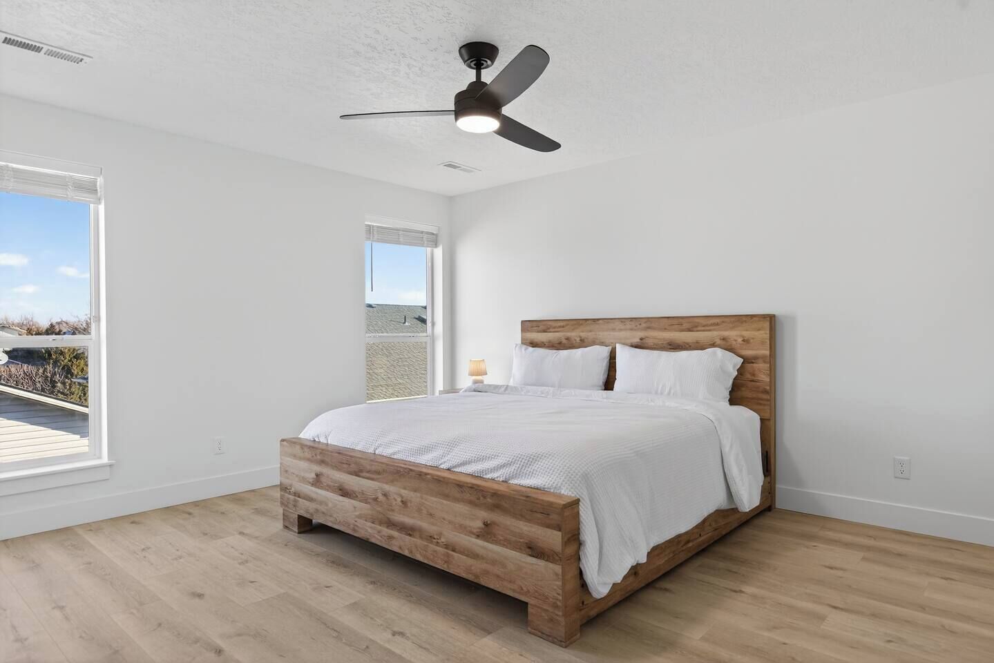 3 Schlafzimmer, Schreibtisch, Bügeleisen/Bügelbrett, WLAN