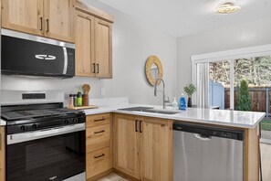 Fridge, microwave, oven, stovetop - Nampa`s New Nest - The Orion (Nampa)