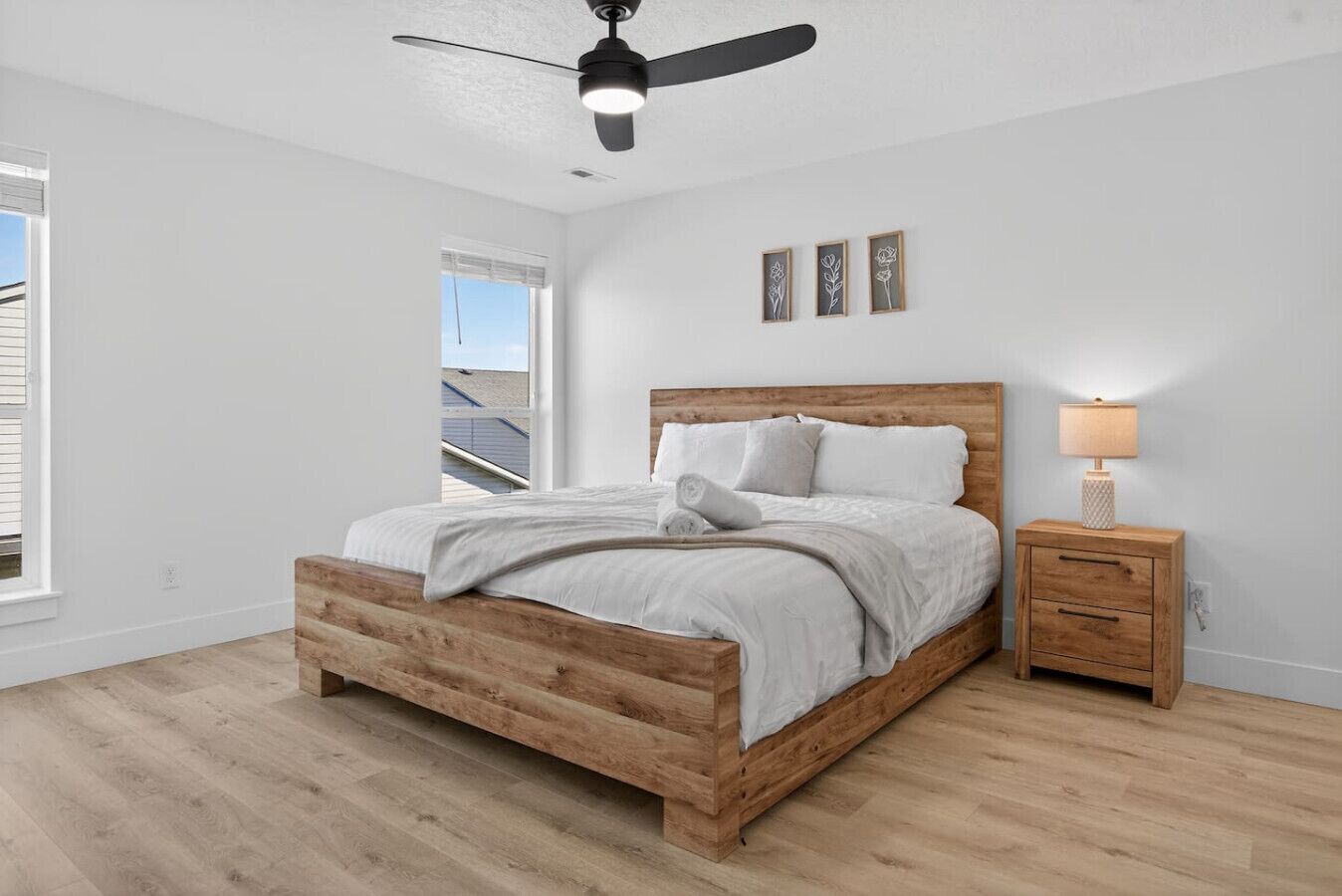 3 habitaciones, escritorio, tabla de planchar con plancha y wifi 