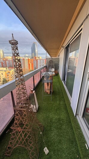 Property grounds - Lovely 3-room apartment with swimming pool in Puteaux (Puteaux)