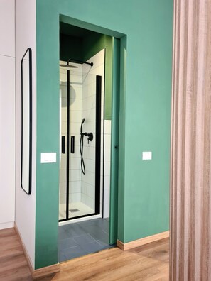 Bathroom - deluxe apartment (Milan)