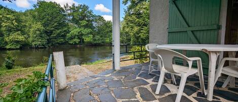 屋外ダイニングエリア