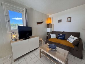 Living area - Apartment sea view - 6 guests (Six-Fours-les-Plages)