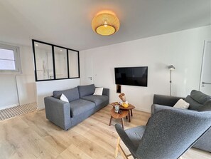 TV - Renovated city center apartment - 5 guests (Sanary-sur-Mer)