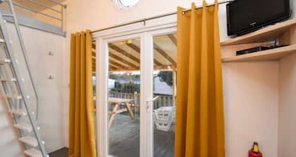 Spacious mobile home for 9 guests