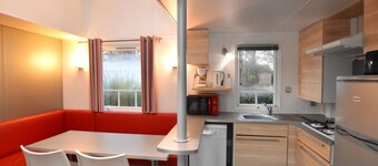 Spacious mobile home for 9 guests