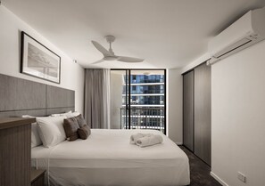 Apartment, 2 Bedrooms, Balcony, Beach View - Level 26 - Pacific Horizon Retreat (Surfers Paradise)