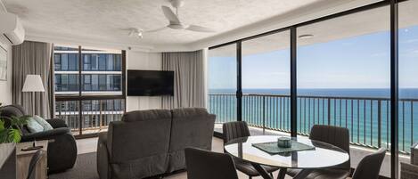 Apartment, 2 Bedrooms, Balcony, Beach View | Interior