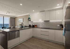 Apartment, 2 Bedrooms, Balcony, Beach View | Private kitchen - Level 26 - Pacific Horizon Retreat (Surfers Paradise)