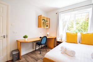 Room - Group-Friendly Galway Getaway with Open-Plan Living (Galway)