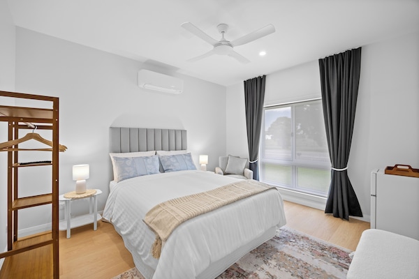Comfort Double Room | Blackout drapes, iron/ironing board, WiFi (free)