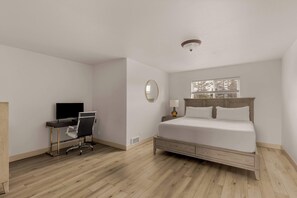 3 bedrooms, desk, WiFi, bed sheets - Neotsu Coastal Cottage: Monthly Coastal Retreat (Neotsu)
