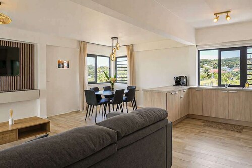 New 2BR Apartment with AC Near Lagoon & Dining