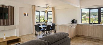 New 2BR Apartment with AC Near Lagoon & Dining