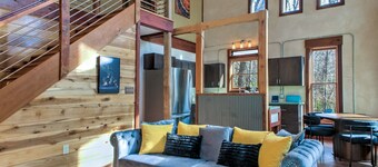 Quiet, Funky Retreat with Game Room and Hot Tub