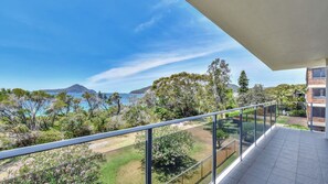 Property grounds - The Helm 3, 22 Voyager Cl - stunning water views, Wi-Fi (Nelson Bay)