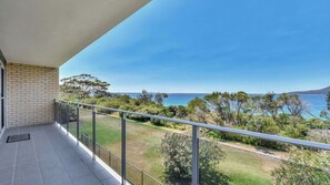 Property grounds - The Helm 3, 22 Voyager Cl - stunning water views, Wi-Fi (Nelson Bay)