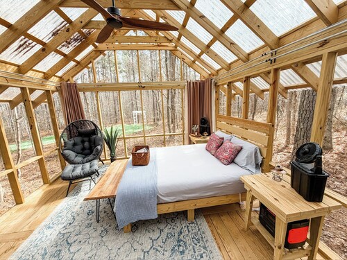 Glamping Screenhouse at Kerr Lake — "The Retreat"