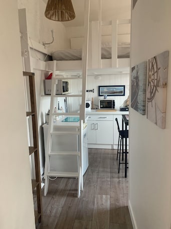 Interior. Résidence de France 1
