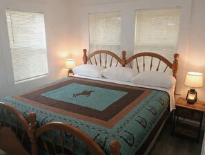 Room - Saddle Up at Rodeo Ranch House! Cowboy Vibes, Blocks from the Stockyards Action! (Fort Worth)