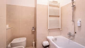 Classic Double Room | Bathroom