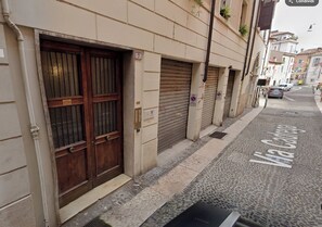 Exterior - Vitti's home Verona 6 (Verona)