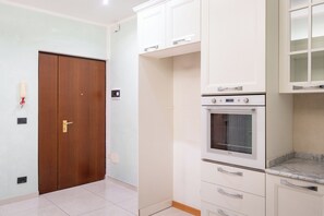 Interior entrance - Vitti's home Verona 6 (Verona)