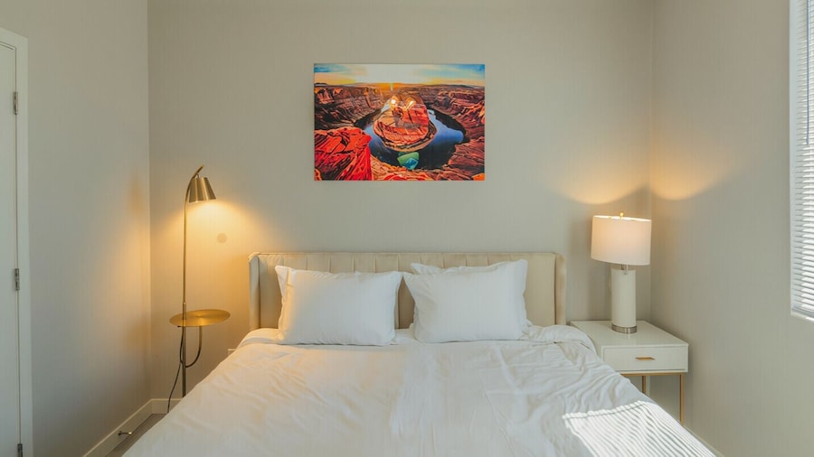 Luxury Stay 20mins to State Farm Stadium