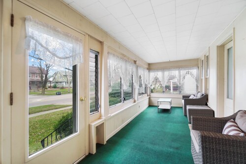 Cozy 2-bedroom house in gorgeous Van Wert with AC