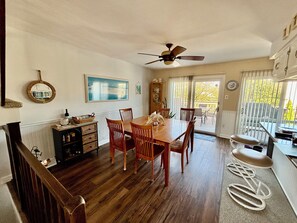 Dining - "Your Beach Escape - Beach Block - 5 minute walk until you’re on the sand." (Brigantine)