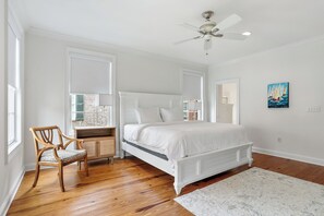 3 bedrooms, desk, iron/ironing board, free WiFi - Savannah Home, Sleeps 6, Prime Location (Savannah)