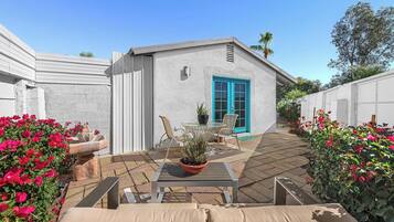 Deluxe Studio Suite, Mountain View | Terrace/patio