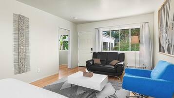 Deluxe-Einzelzimmer, 1 Queen-Bett, Blick auf den Innenhof