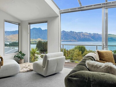 Stunning Lake Views + Spa | Fernhill Escape