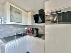 Fridge, cookware/dishes/utensils - CAP D'AGDE - Plage du Môle / Réf 103 (CAP D'AGDE)