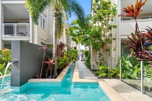 Pool - Boutique 1-Bedroom Apartment on Hastings Street (Noosa Heads)