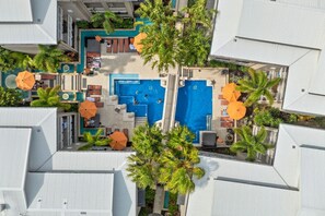 Pool - Boutique 1-Bedroom Apartment on Hastings Street (Noosa Heads)