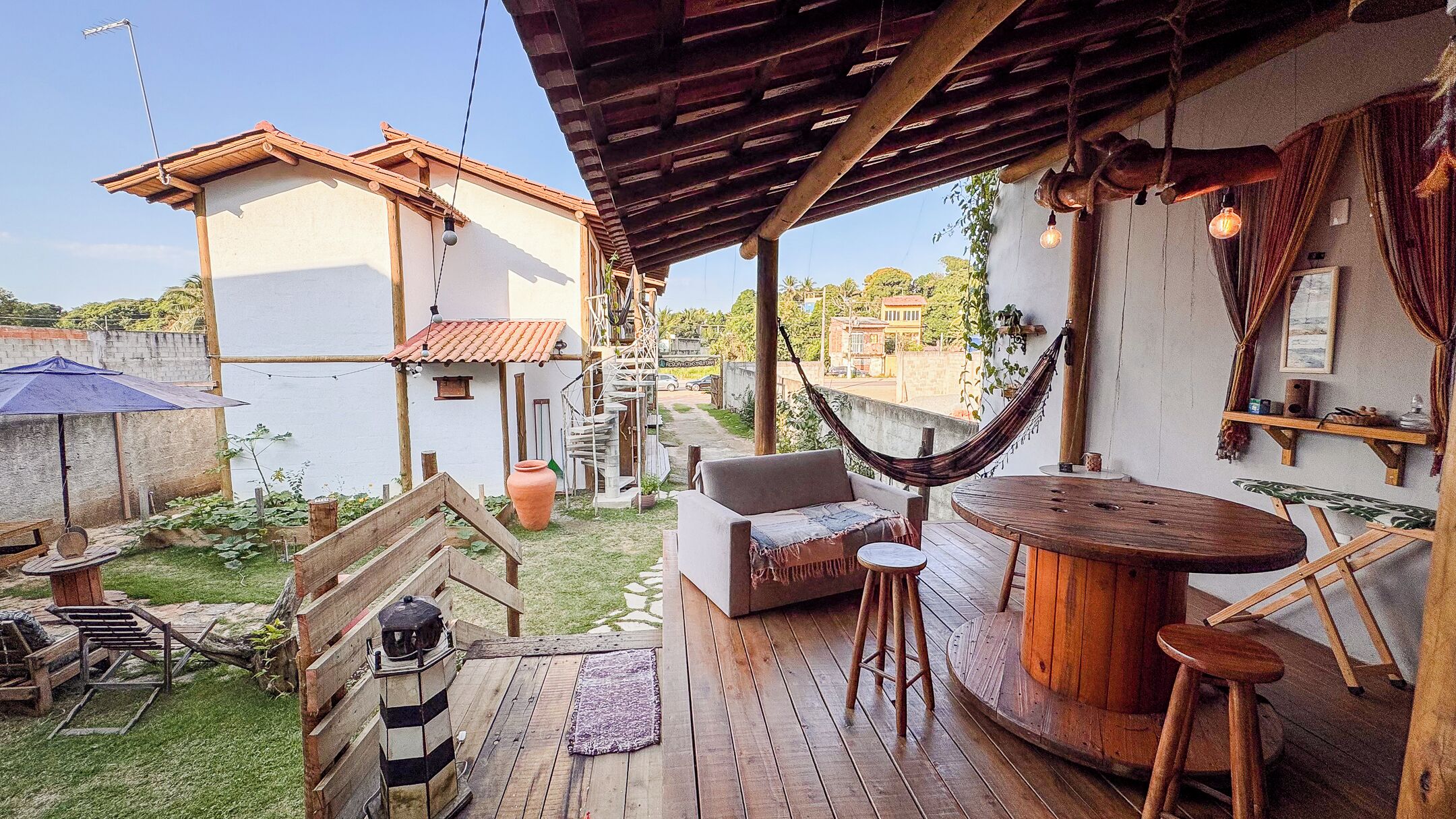 屋外ダイニングエリア