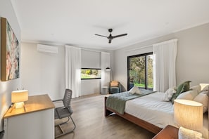3 bedrooms, desk, iron/ironing board, WiFi - Nannup Bush Retreat · Firepit, Walk to Town (Nannup)