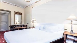 Room - Welcome to the luxurious Presidential Suite at the boutique Hotel General (Hlavní město Praha)