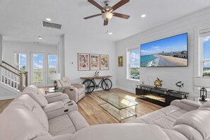 Smart TV, books - Community Pool + Hot Tub | Pointe West | Sleeps 14 (Galveston)
